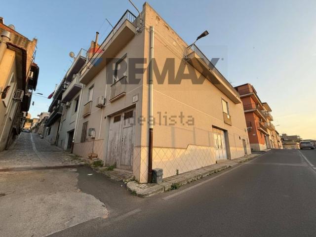Villetta indipendente in vendita di 255 m² in Via Torquato Tasso, 52