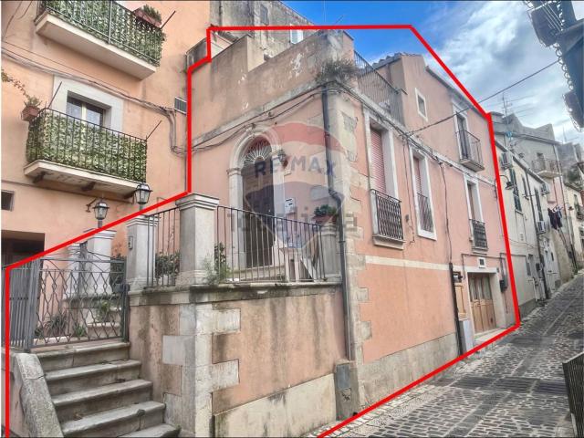 Villetta indipendente in vendita di 255 m² in Via Vittorio Emanuele, 149