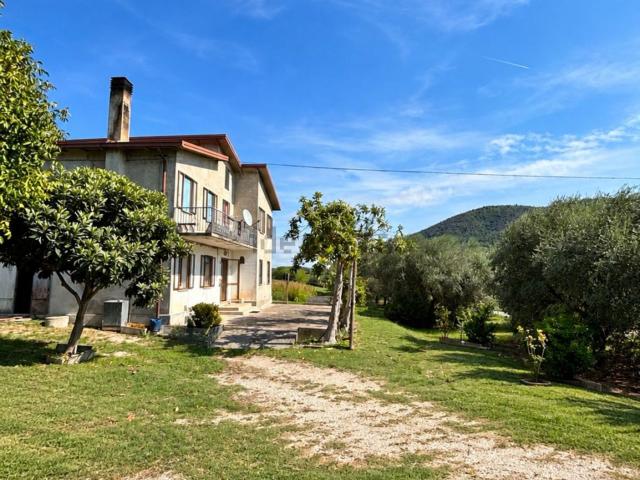 Villetta indipendente in vendita di 255 m² in Via Zane