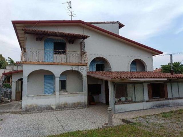 Villetta indipendente in vendita di 255 m² in Viale Trieste, 83