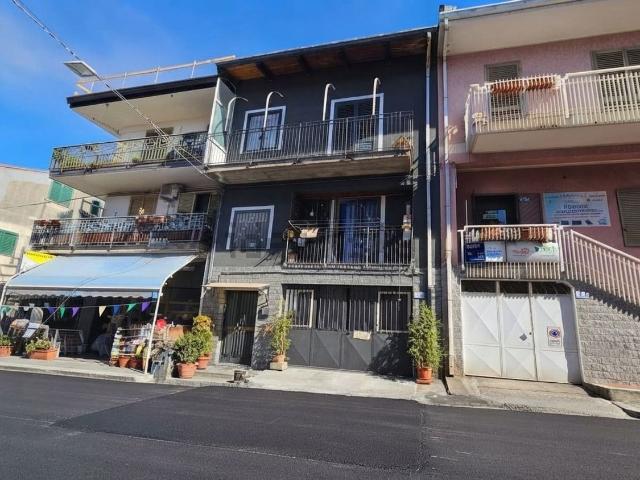 Villetta indipendente in vendita di 255 m² in Viale Stazione, 10