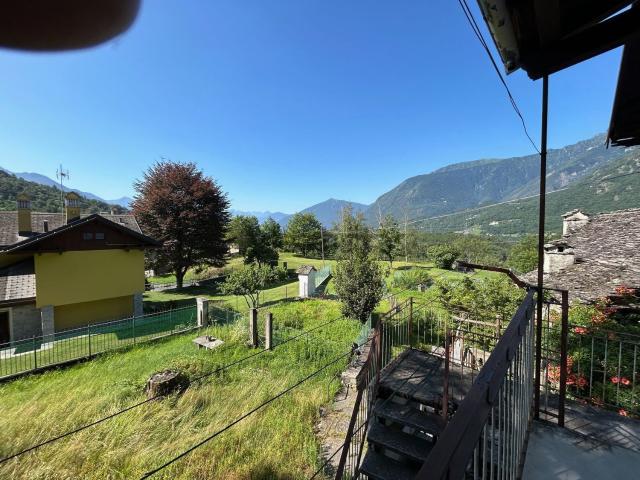 Villetta indipendente in vendita di 255 m² in Frazione Chezzo, 34