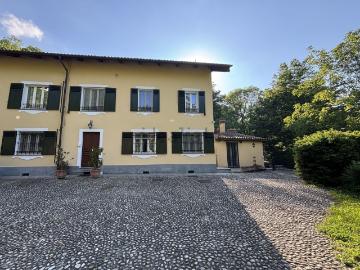Villetta indipendente in vendita di 255 m² in Strada Valpiana