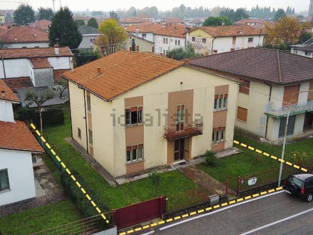 Villetta indipendente in vendita di 256 m² in Via Lombardia, 29