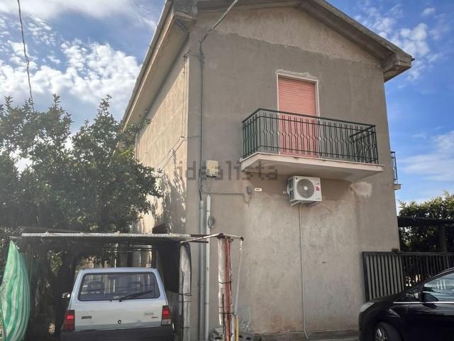Villetta indipendente in vendita di 256 m² in Via Spagna, 5