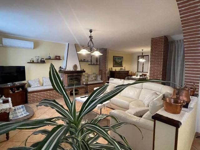 Villetta indipendente in vendita di 256 m² in Via Roma