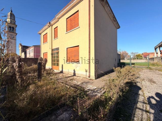 Villetta indipendente in vendita di 256 m² in Corso della Vittoria, 2