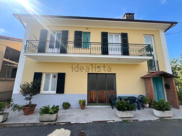 Villetta indipendente in vendita di 257 m² in Via Chiesa
