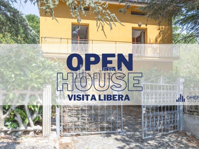 Villetta indipendente in vendita di 257 m² in Via Angeli, 44