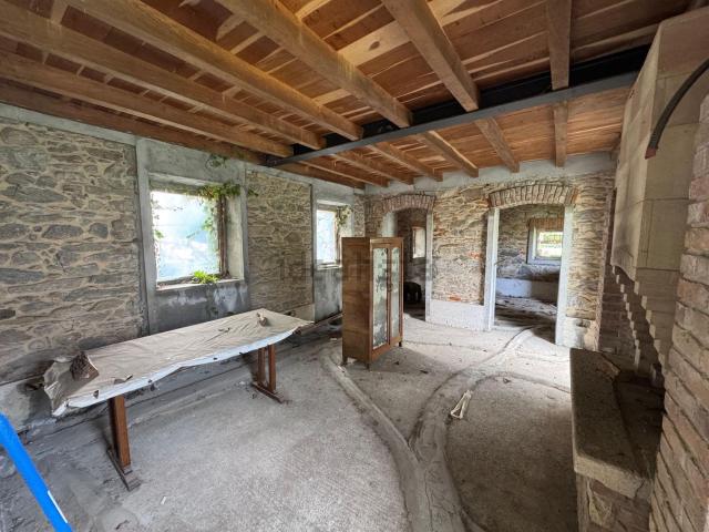 Villetta indipendente in vendita di 257 m² in Via Barech