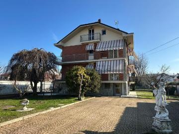 Villetta indipendente in vendita di 257 m² in Via Fumeri, 20