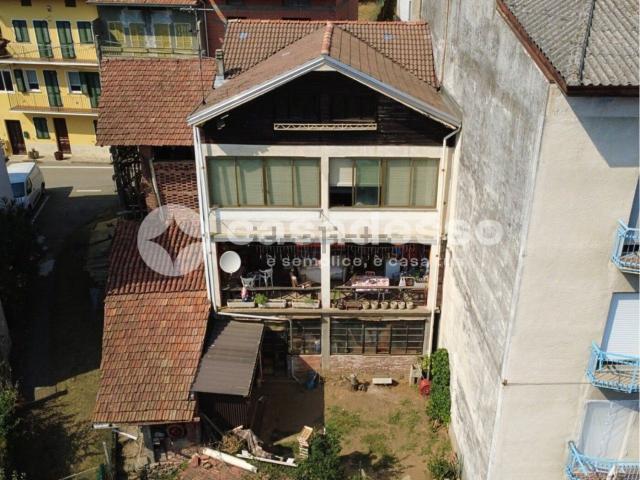 Villetta indipendente in vendita di 257 m² in Via IV Novembre