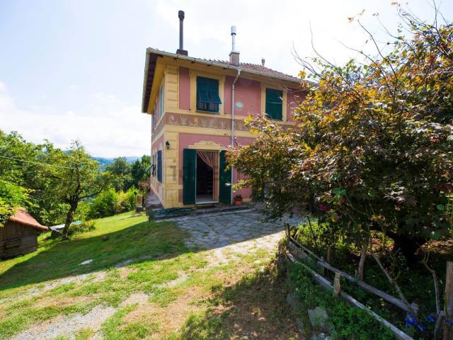 Villetta indipendente in vendita di 257 m² in Via Montenero