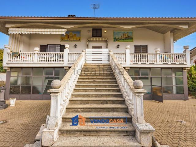 Villetta indipendente in vendita di 257 m² in Via San Giovanni, 4