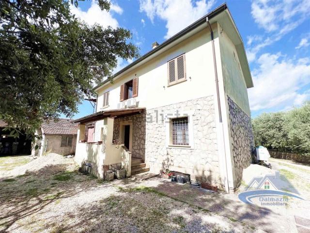 Villetta indipendente in vendita di 257 m² in Via Riccardo Zandonai, 63