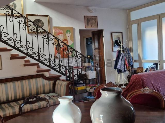 Villetta indipendente in vendita di 257 m² in Strada Braide, 44