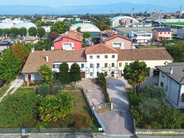 Villetta indipendente in vendita di 258 m²
