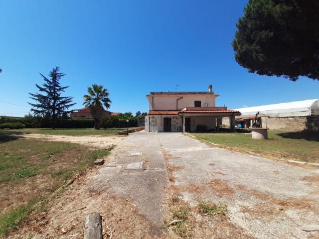 Villetta indipendente in vendita di 258 m²