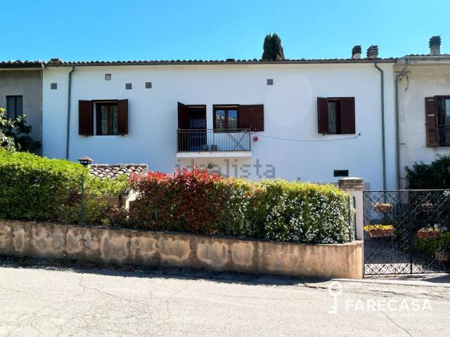 Villetta indipendente in vendita di 258 m² in Via Giorgio Romani