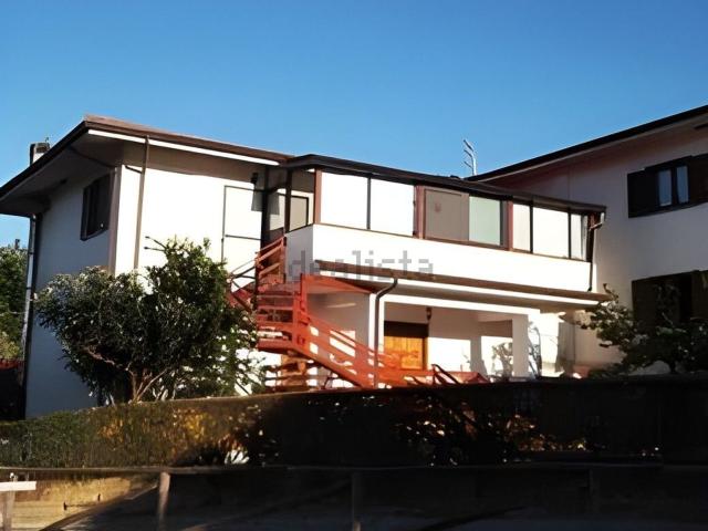 Villetta indipendente in vendita di 258 m² in Via San Pietro