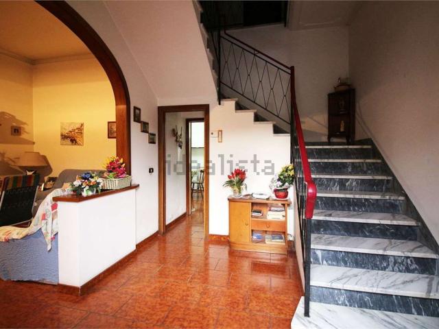 Villetta indipendente in vendita di 258 m² in Via Provinciale Vicarese