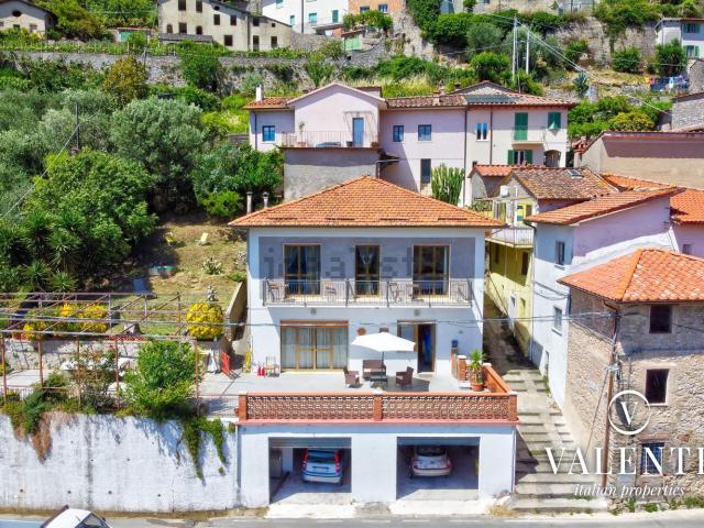 Villetta indipendente in vendita di 258 m² in Via Torcigliano, 28