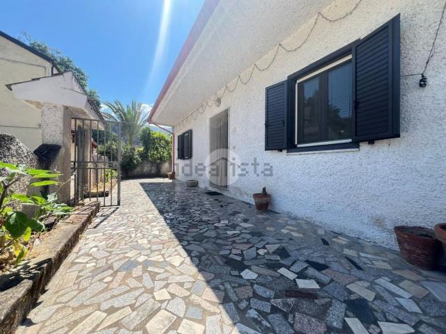 Villetta indipendente in vendita di 258 m² in Contrada Pescara, 27