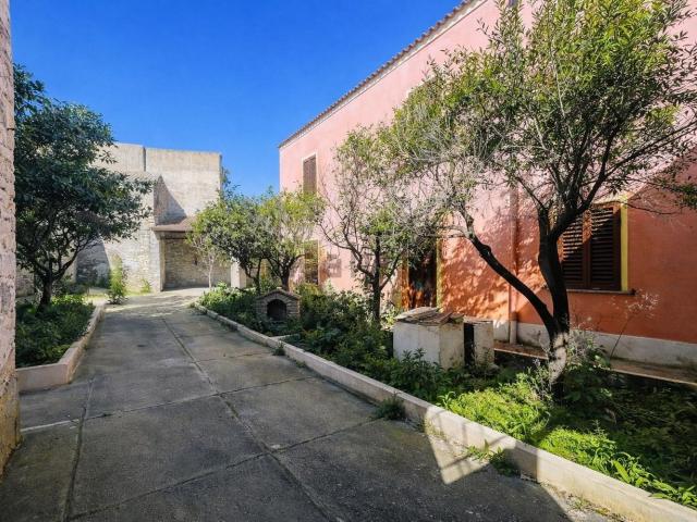 Villetta indipendente in vendita di 259 m² in Via Regina Elena, 24