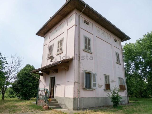 Villetta indipendente in vendita di 2600 m² in Via Don Enrico Tincati, 1