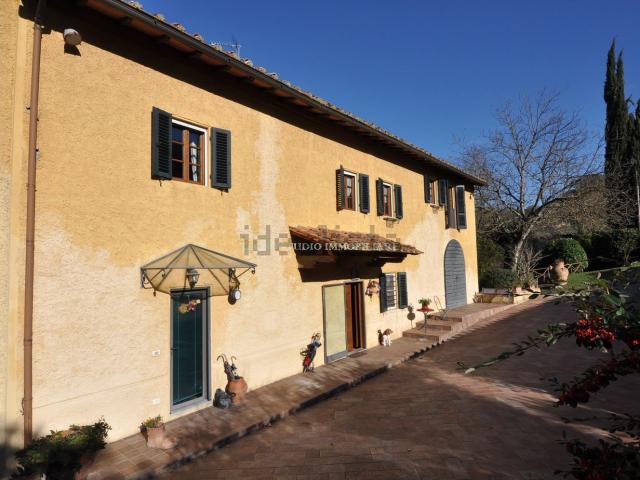 Villetta indipendente in vendita di 260 m² in Via colle d&apos agnola