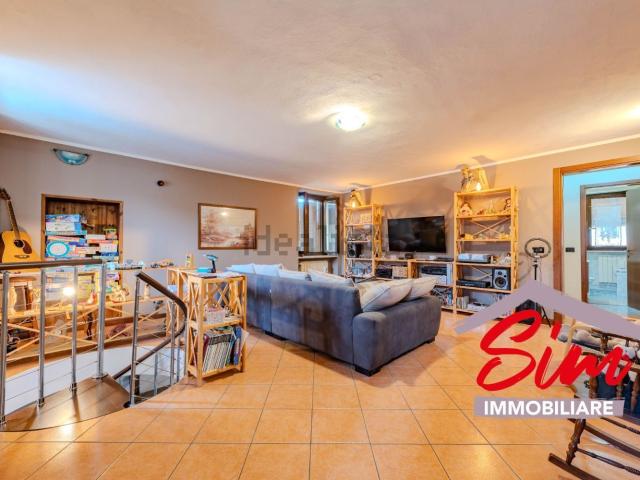 Villetta indipendente in vendita di 260 m² in Via Cavour, 37