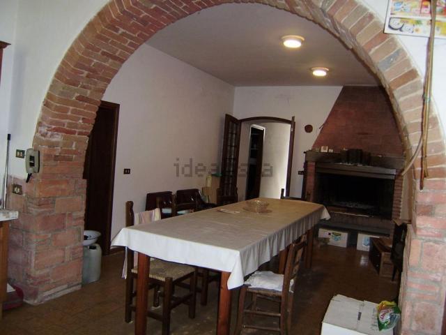 Villetta indipendente in vendita di 260 m² in Via Cairoli