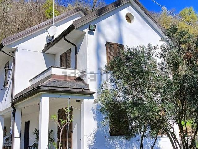 Villetta indipendente in vendita di 260 m² in Via calice corte