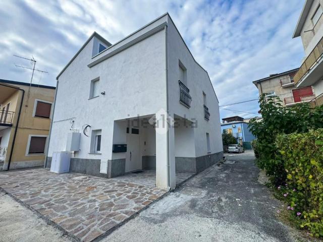 Villetta indipendente in vendita di 260 m² in Via Campania, 35