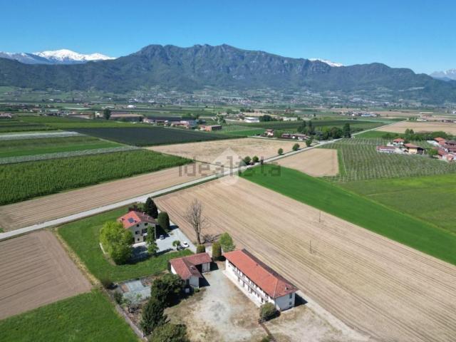 Villetta indipendente in vendita di 260 m² in Via Barge, 1
