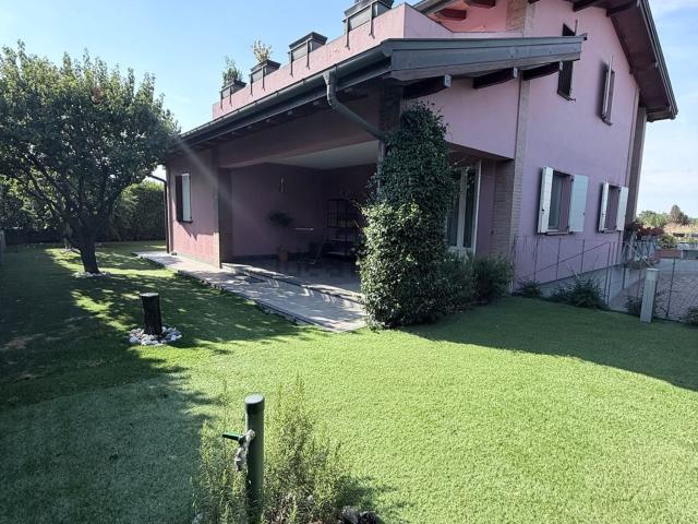 Villetta indipendente in vendita di 260 m² in Via Giovanni Fabbi, 6