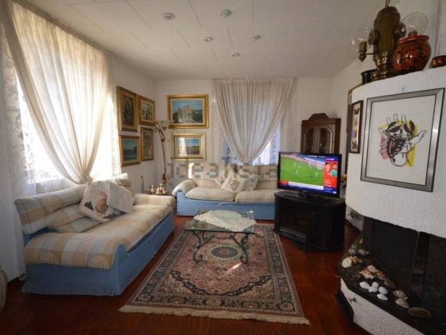 Villetta indipendente in vendita di 260 m² in Via del Popolo, 74