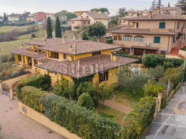 Villetta indipendente in vendita di 260 m² in Via del Pozzetto