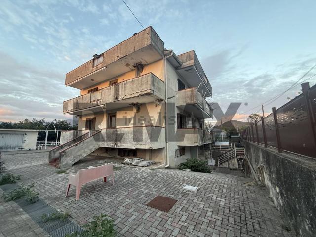 Villetta indipendente in vendita di 260 m² in Via del Rosto