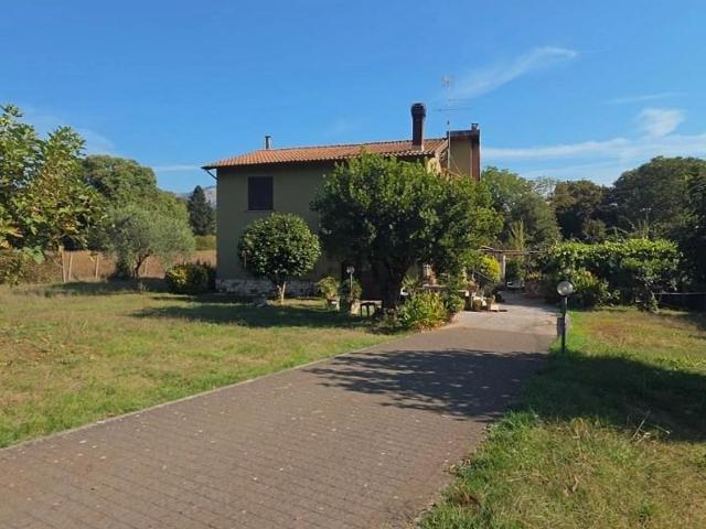 Villetta indipendente in vendita di 260 m² in Via della Selce