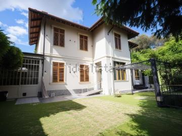 Villetta indipendente in vendita di 260 m² in Via Duca degli Abruzzi, 8