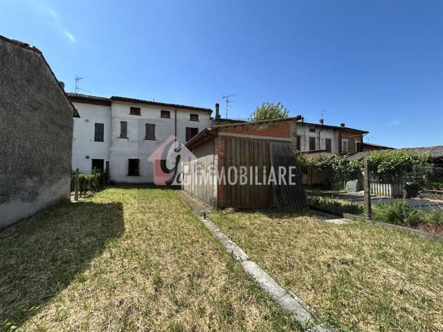 Villetta indipendente in vendita di 260 m² in Via F. Aporti, 8