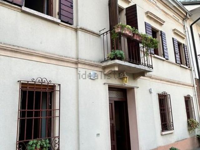 Villetta indipendente in vendita di 260 m² in Via Levata