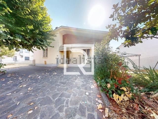 Villetta indipendente in vendita di 256 m² in Via Luigi Silvagni, 3