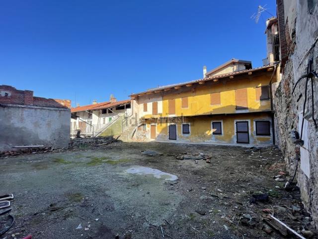 Villetta indipendente in vendita di 260 m² in Via Monsignore Luigi Barbero
