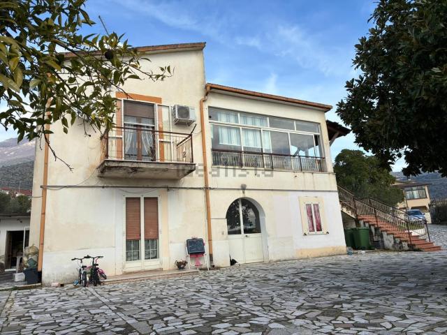 Villetta indipendente in vendita di 260 m² in Via Mandracotogna