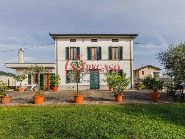 Villetta indipendente in vendita di 260 m² in Via Manselma