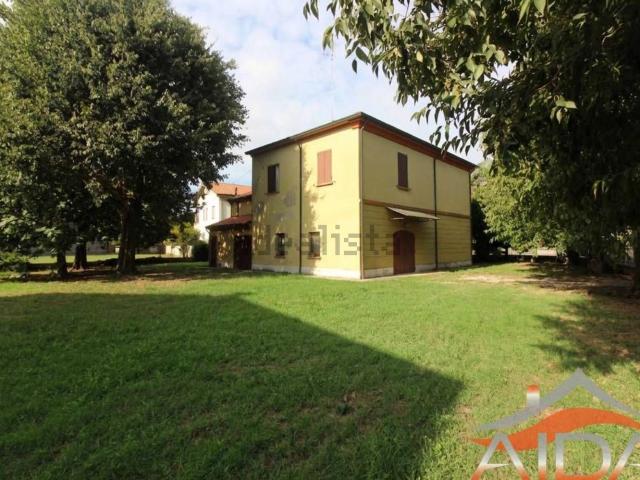 Villetta indipendente in vendita di 260 m² in Via N. Sauro, 12