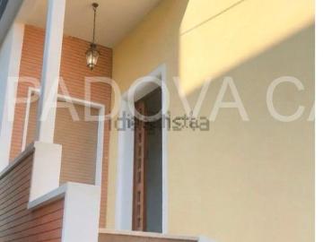Villetta indipendente in vendita di 273 m² in Via San Massimo