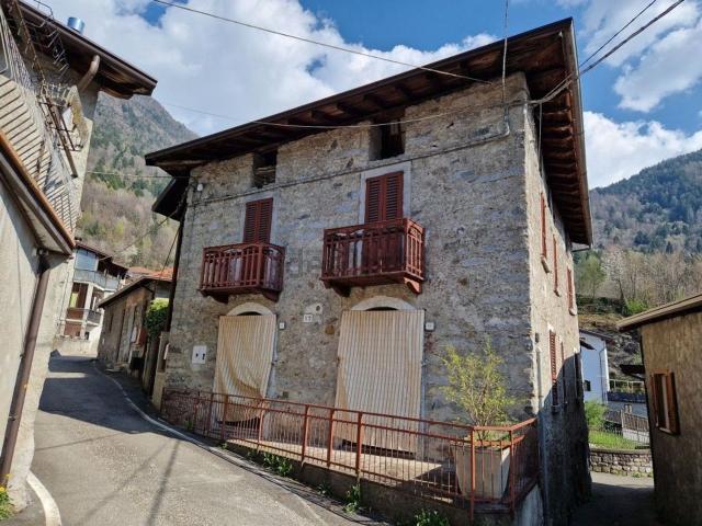 Villetta indipendente in vendita di 260 m² in Via Santa Croce, 8